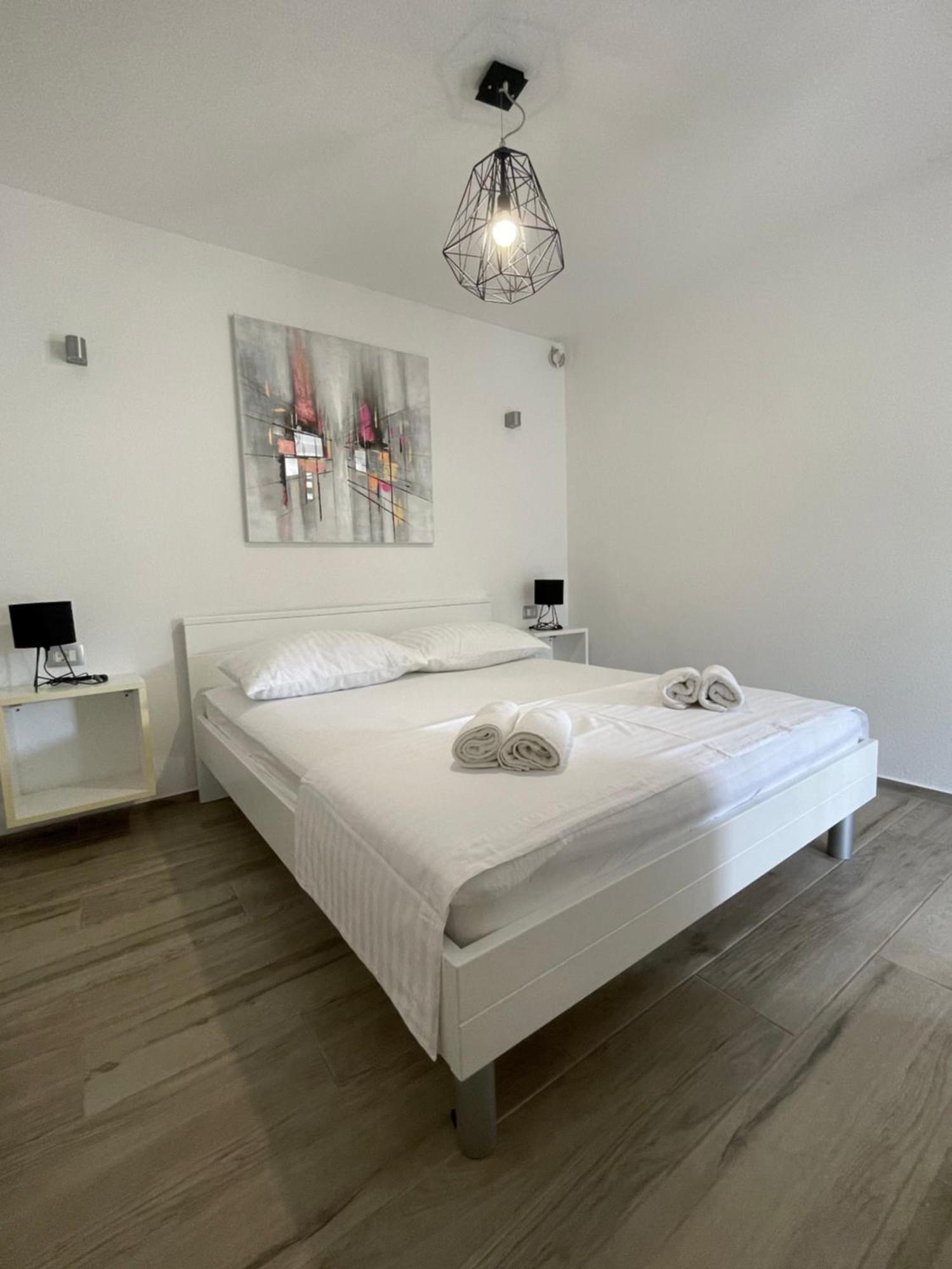 Apartments Belic With Pool Jelsa  Exterior photo